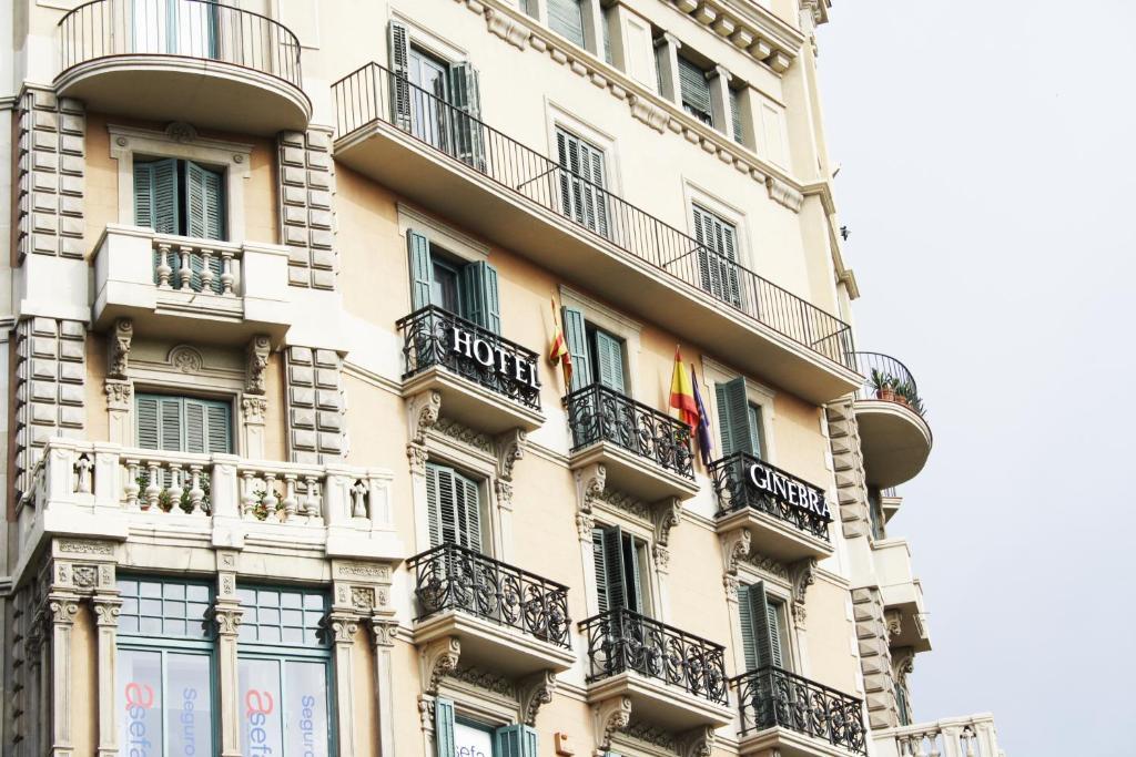 Hotel Ginebra Барселона Экстерьер фото