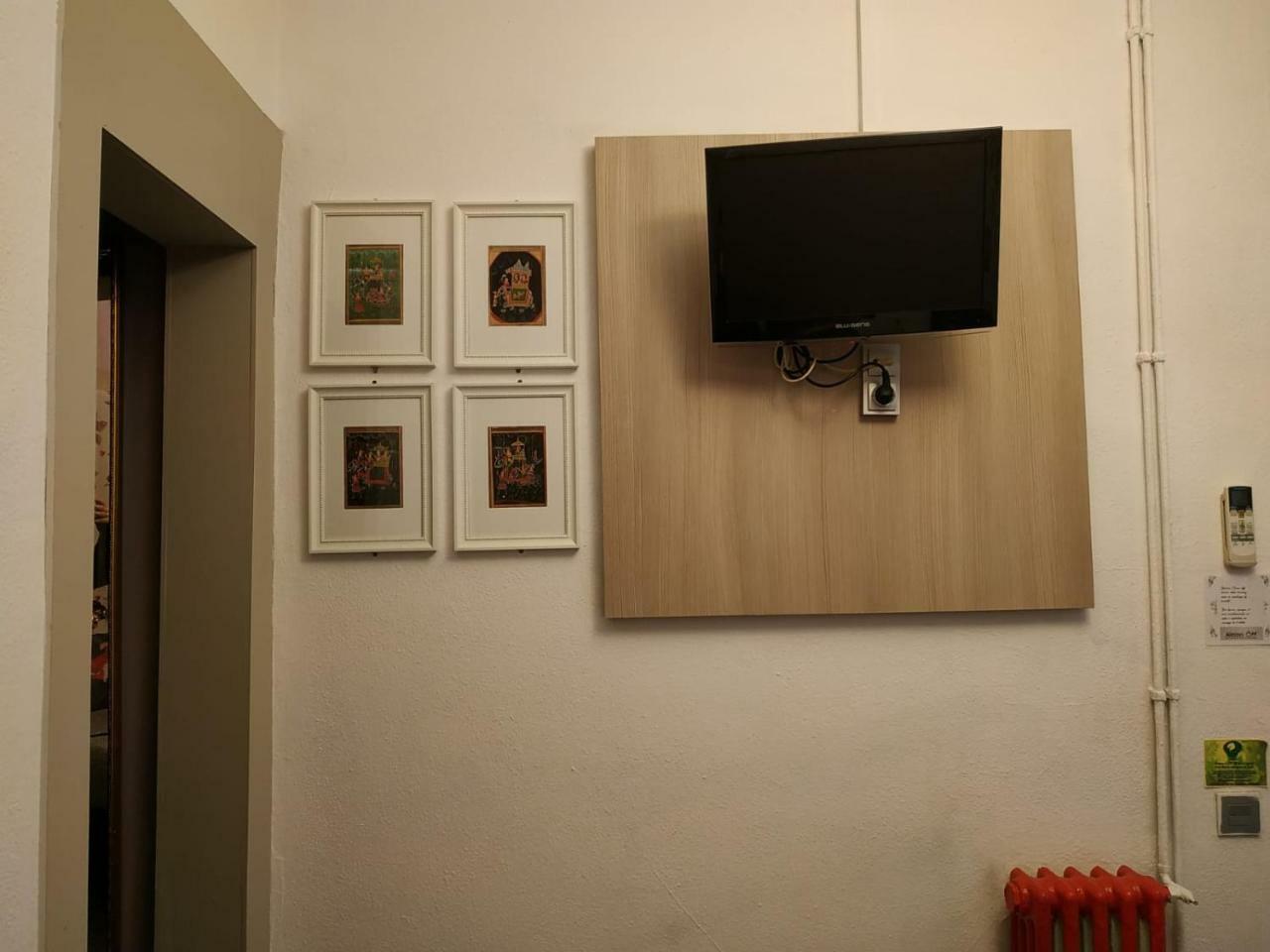 Hotel Ginebra Барселона Экстерьер фото